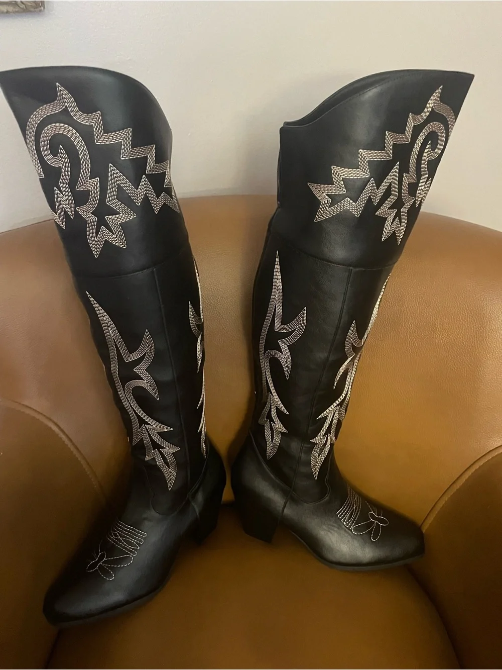 N/A stylish black